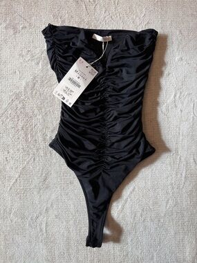 Zara Black Ruched Deep V Bodysuit Size M